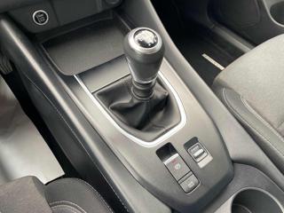 NISSAN Qashqai usata, con Fari LED