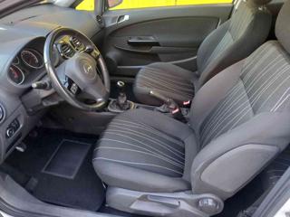 OPEL Corsa usata, con ESP