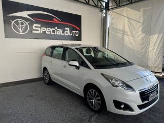 PEUGEOT 5008 usata, con Airbag