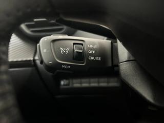 PEUGEOT 2008 usata, con Park Distance Control