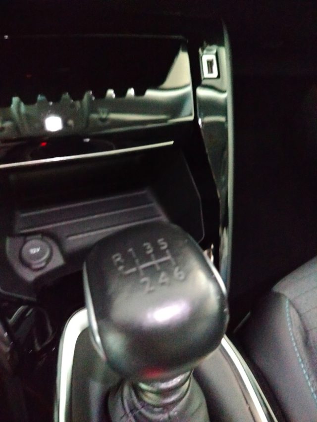 PEUGEOT 2008 usata, con Airbag testa