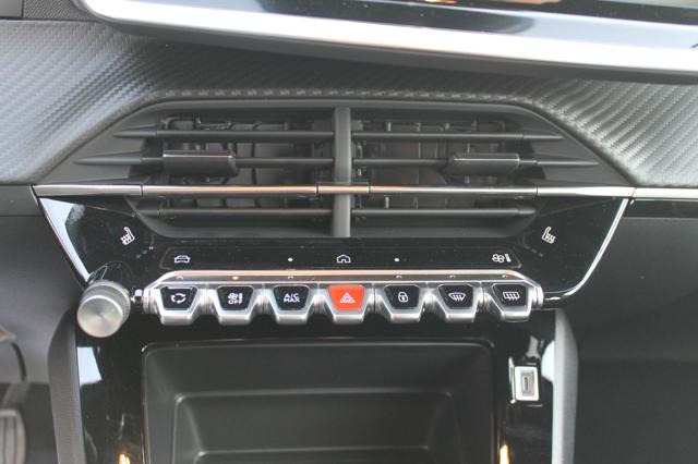 PEUGEOT 2008 usata, con Luci diurne LED