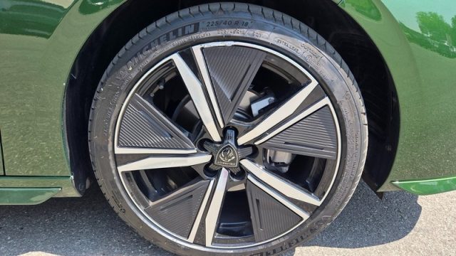 PEUGEOT 308 usata, con Autoradio