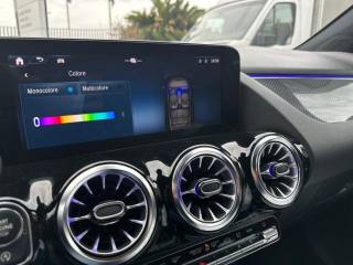 MERCEDES-BENZ GLA 200 usata, con Sedili riscaldati