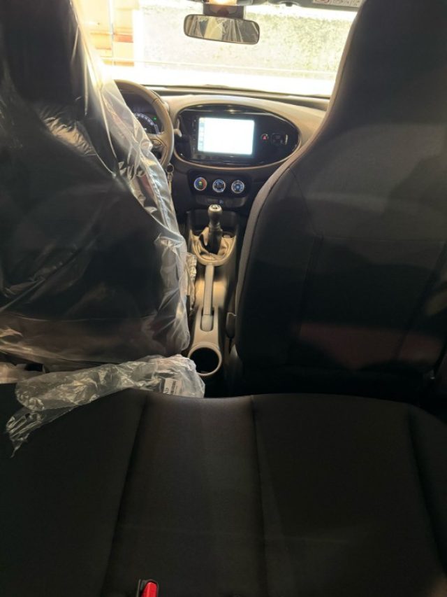TOYOTA Aygo X usata, con USB