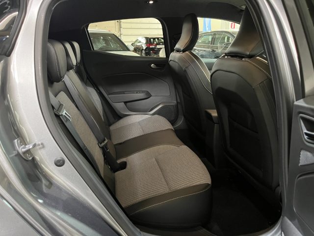 RENAULT Clio usata, con Touch screen