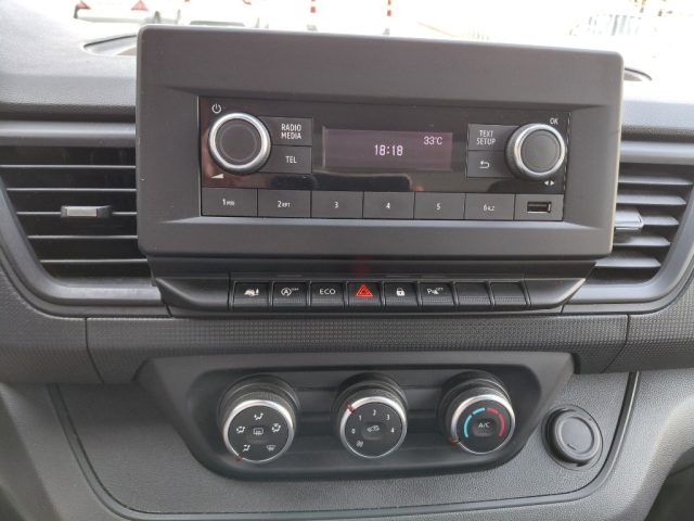 RENAULT Trafic usata, con Sensori di parcheggio posteriori