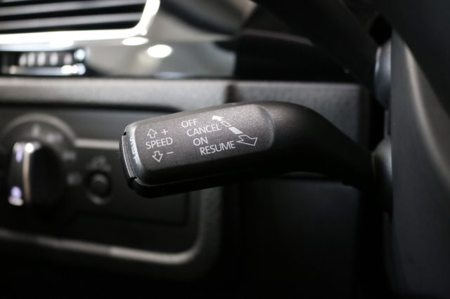 VOLKSWAGEN Touareg usata 26