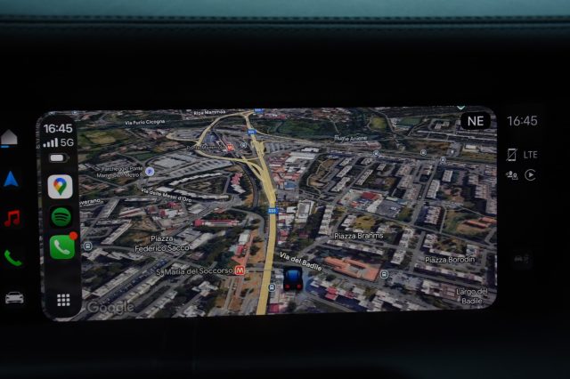 PORSCHE Taycan usata, con MP3