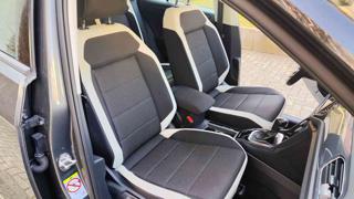 VOLKSWAGEN T-Roc usata, con USB