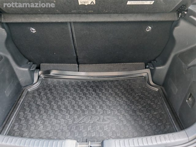TOYOTA Yaris usata, con Controllo automatico clima