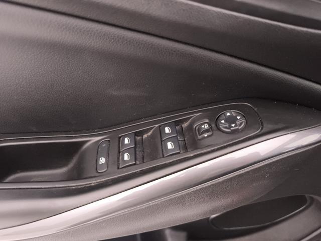 OPEL Grandland usata, con Vetri oscurati