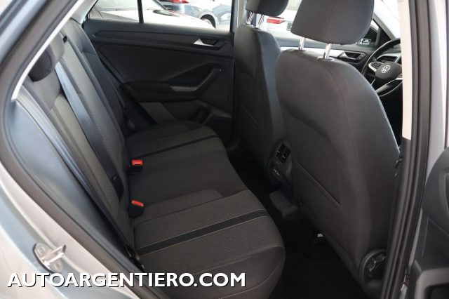 VOLKSWAGEN T-Roc usata, con Autoradio digitale