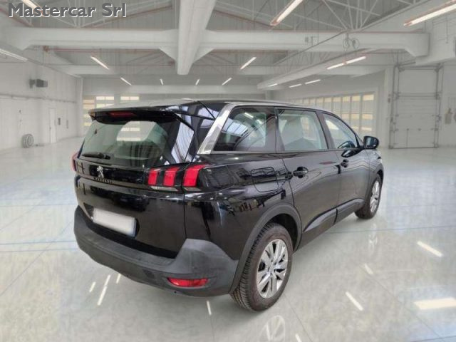 PEUGEOT 5008 usata, con Airbag