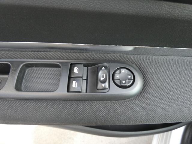 PEUGEOT 5008 usata, con Sedile posteriore sdoppiato