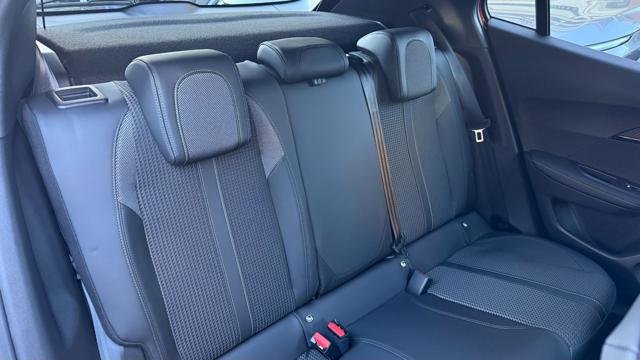 PEUGEOT 2008 usata, con Interni in pelle