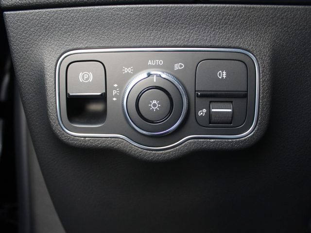 MERCEDES-BENZ GLA 220 usata, con Controllo vocale