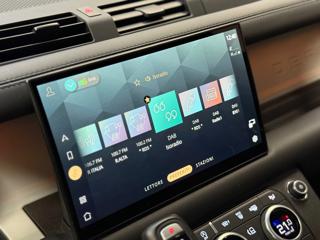 LAND ROVER Defender usata, con Park Distance Control