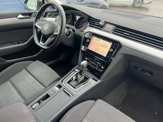 VOLKSWAGEN Passat Variant usata, con ESP