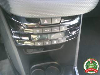 PEUGEOT 2008 usata, con Sensori di parcheggio posteriori
