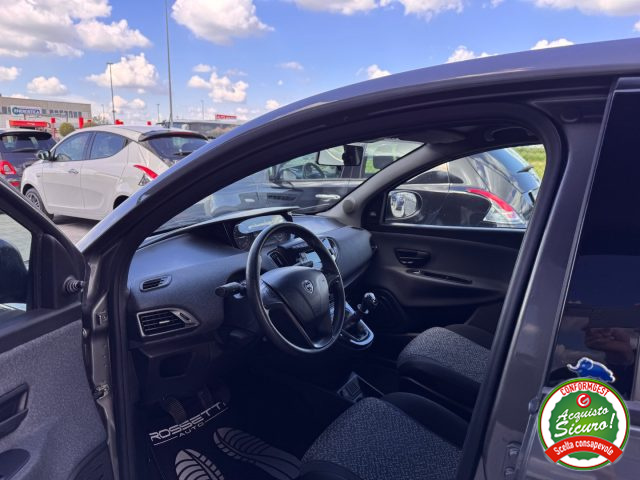 LANCIA Ypsilon usata, con ESP