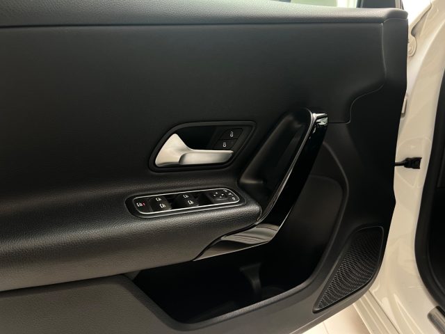 MERCEDES-BENZ A 180 usata, con Autoradio digitale