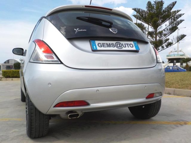 LANCIA Ypsilon usata, con USB