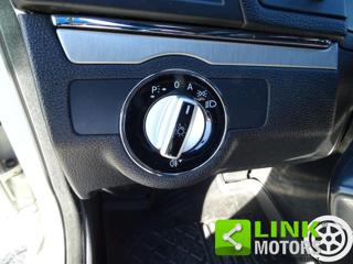 MERCEDES-BENZ E 220 usata, con Sedile posteriore sdoppiato