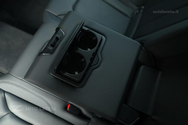 AUDI Q8 usata, con Sensori di parcheggio anteriori