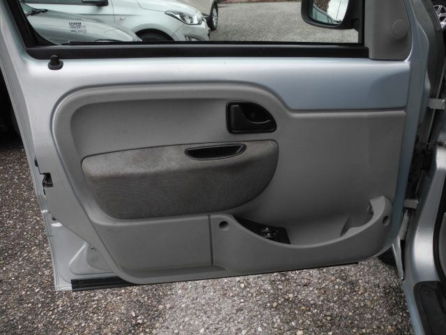 RENAULT Kangoo usata 30