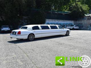 LINCOLN Town Car usata 2