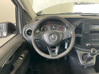 MERCEDES-BENZ Vito usata, con Sensori di parcheggio anteriori