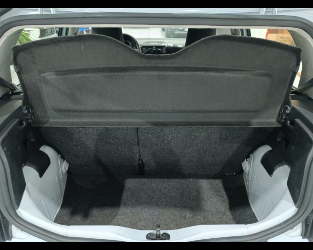 VOLKSWAGEN up! usata 16