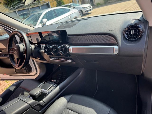 MERCEDES-BENZ GLB 200 usata, con Controllo elettronico della corsia