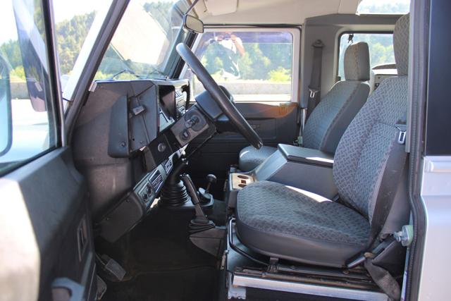 LAND ROVER Defender usata, con Sedile posteriore sdoppiato