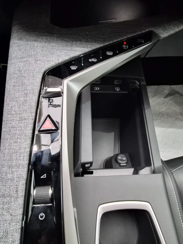 PEUGEOT 3008 usata, con Luci diurne LED