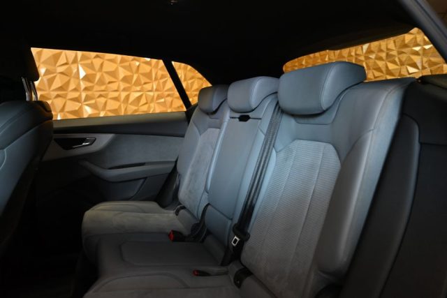 AUDI Q8 usata 26