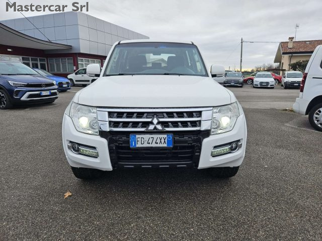 MITSUBISHI Pajero usata, con Park Distance Control