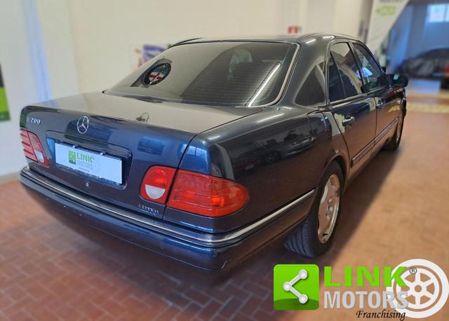 MERCEDES-BENZ E 200 usata, con Airbag laterali