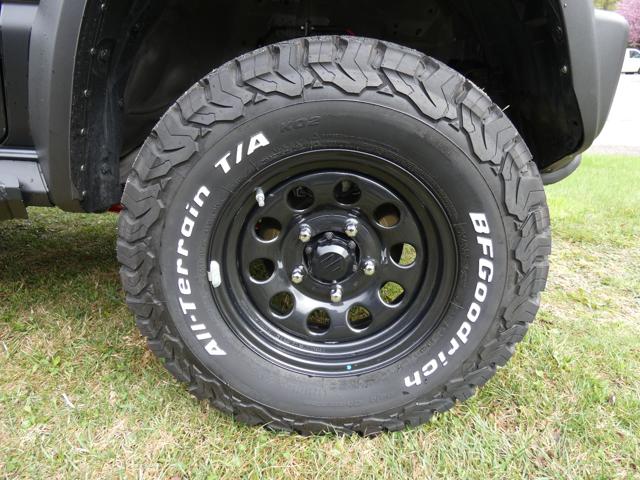 SUZUKI Jimny usata, con Ruota di riserva