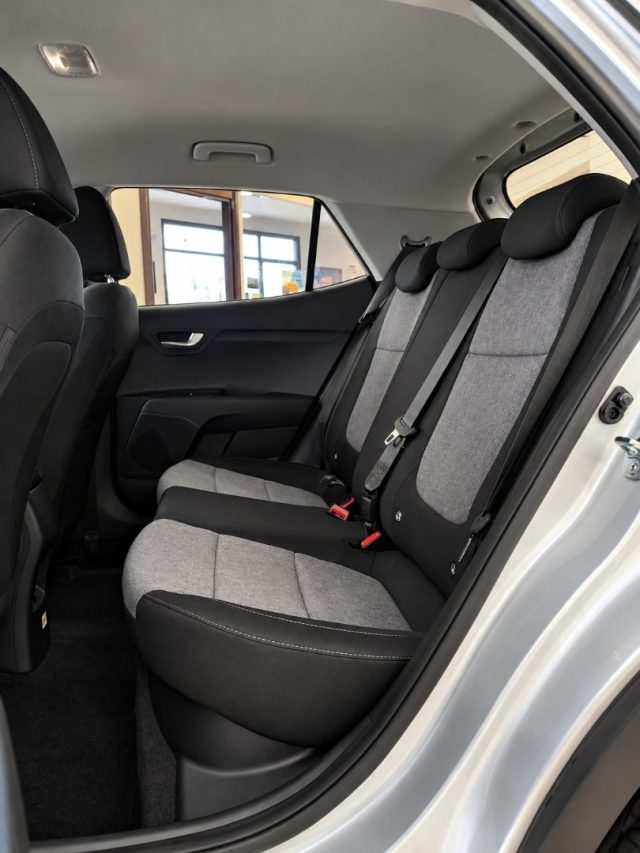 KIA Stonic usata, con Autoradio digitale
