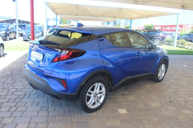 TOYOTA C-HR usata, con Telecamera per parcheggio assistito