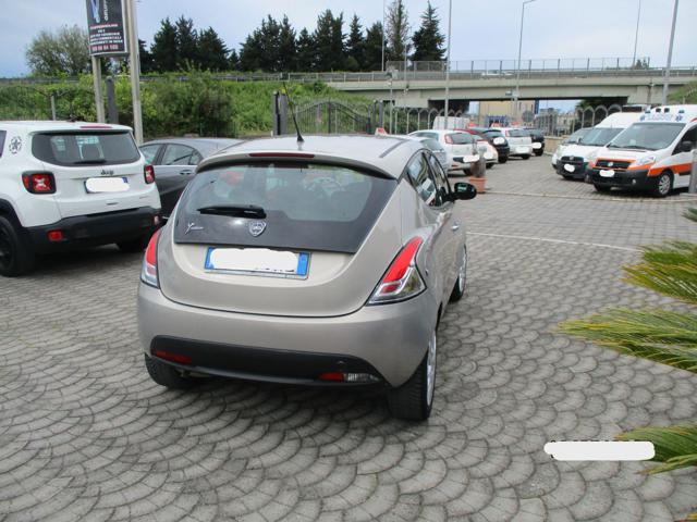 LANCIA Ypsilon usata, con Autoradio