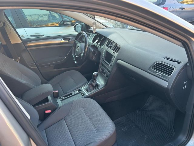 VOLKSWAGEN Golf usata, con Autoradio