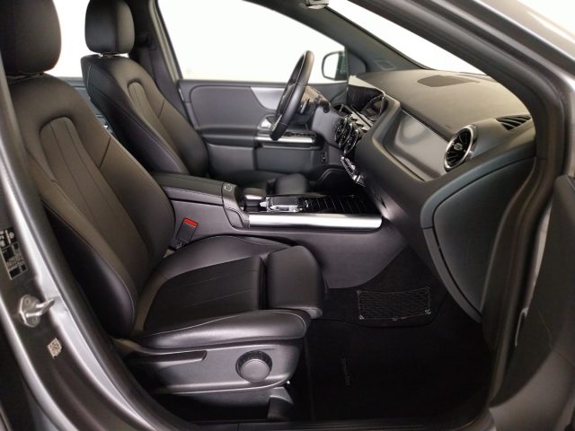 MERCEDES-BENZ B 180 usata, con Touch screen