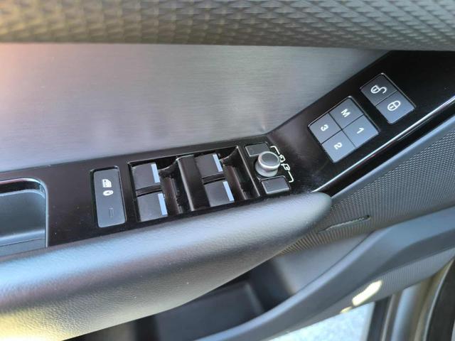 LAND ROVER Range Rover Velar usata, con Airbag testa