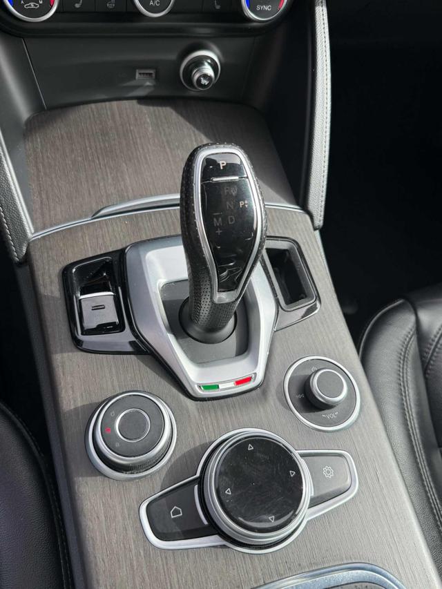 ALFA ROMEO Stelvio usata, con Autoradio digitale