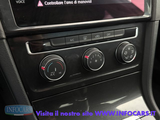 VOLKSWAGEN Golf usata, con USB