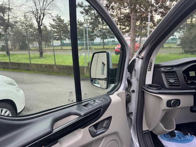 FORD Tourneo Custom usata, con Autoradio