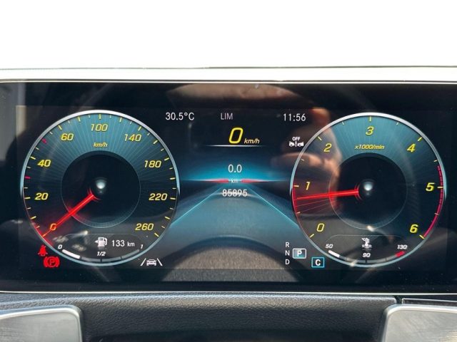 MERCEDES-BENZ GLB 200 usata, con Cruise Control